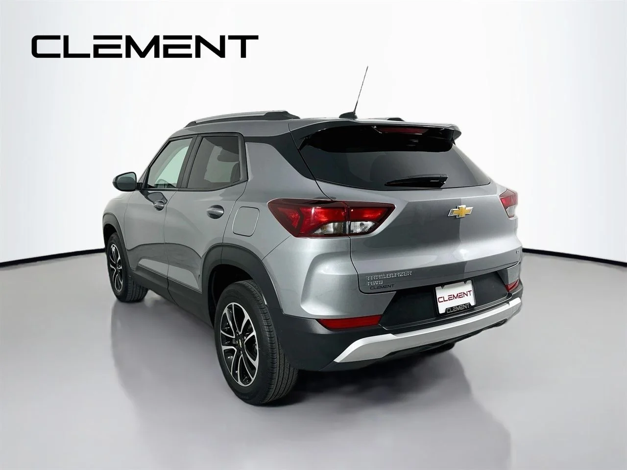Used 2025 Sterling Gray Metallic Chevrolet LT image 10