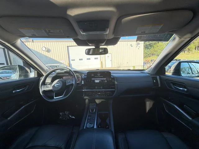Used 2022 Gray Nissan Platinum image 20