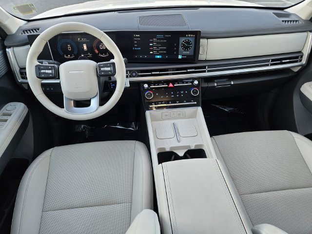 Used 2025 White Hyundai SEL image 8