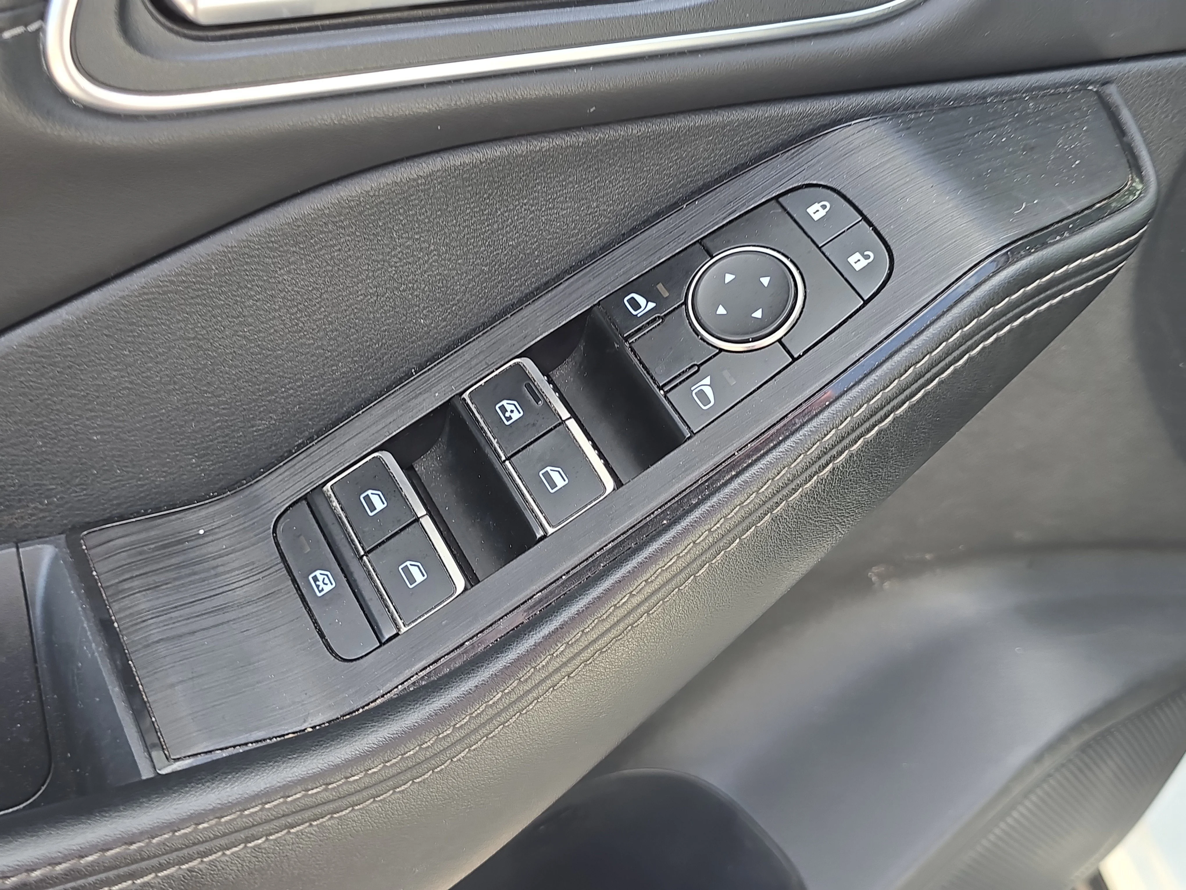 Certified Used 2023 Pearl White Tricoat Nissan Platinum image 20