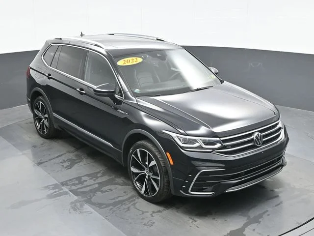 Used 2022 Black Volkswagen 2.0T SEL R-Line image 14