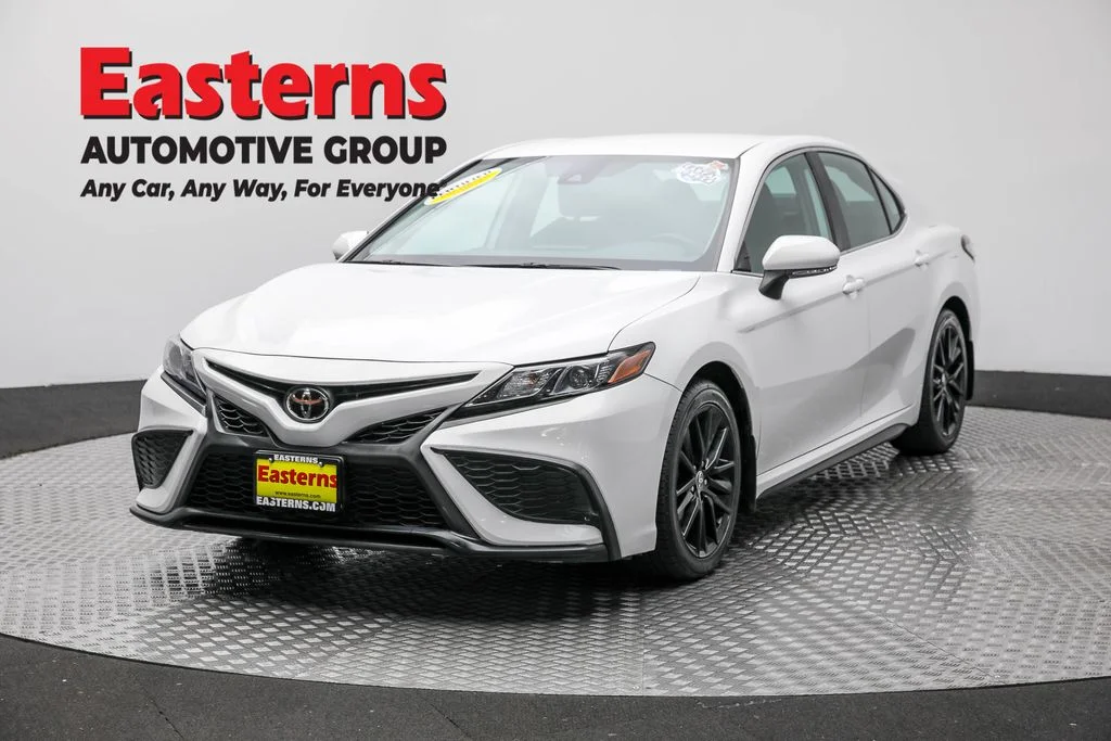 Used 2022 White Toyota SE image 1
