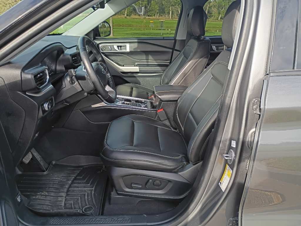 Used 2023 Carbonized Gray Metallic Ford XLT image 24