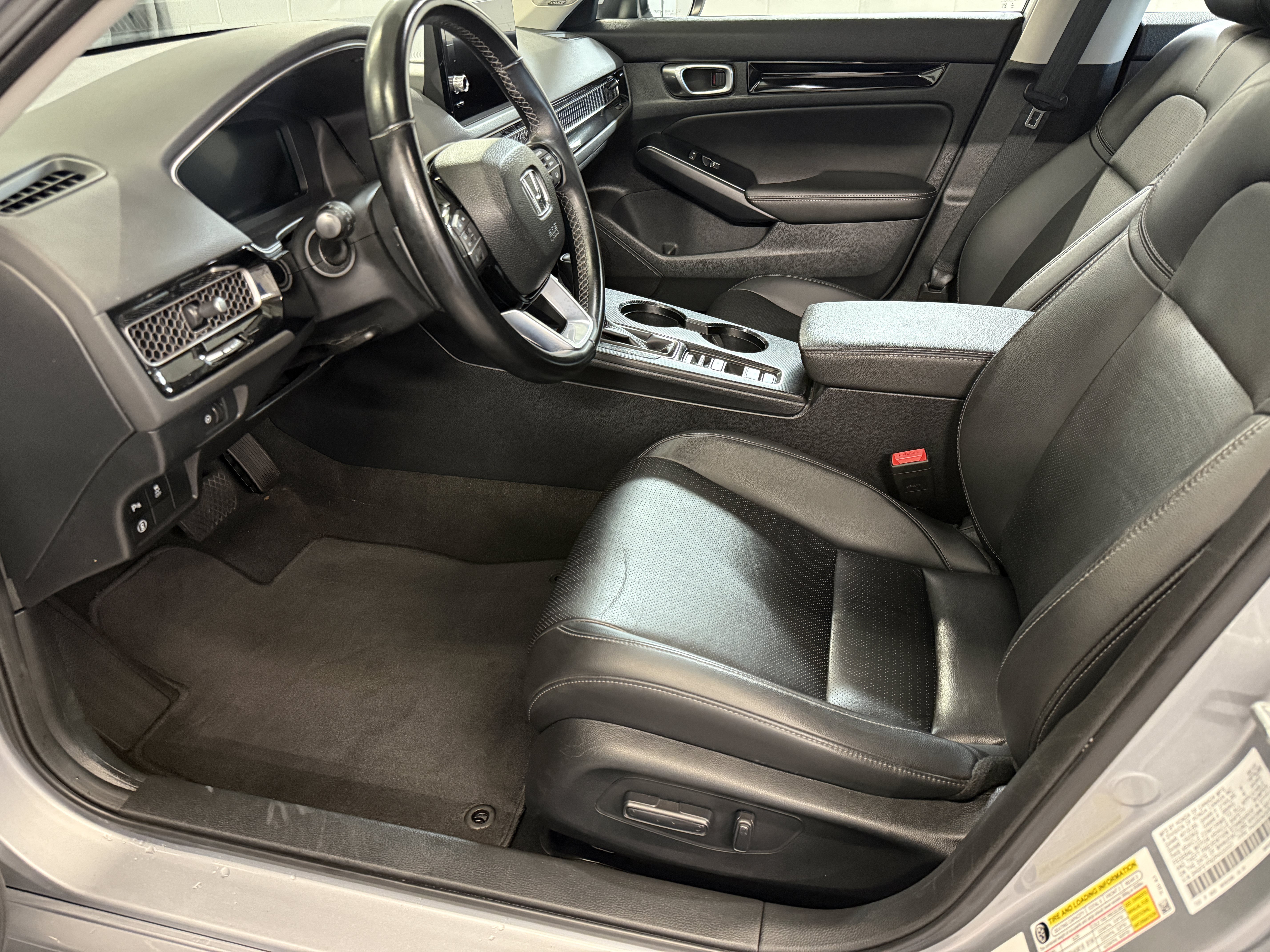 Certified Used 2023 Lunar Silver Metallic Honda Touring image 14