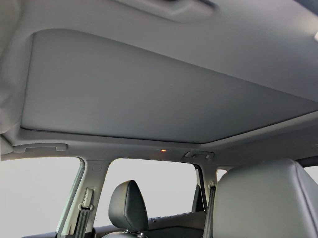 Used 2021 White Nissan SV image 21