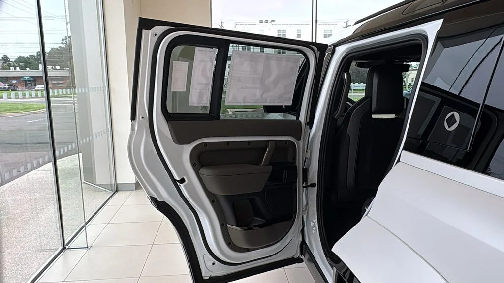 New 2026 White Land Rover OCTA image 21