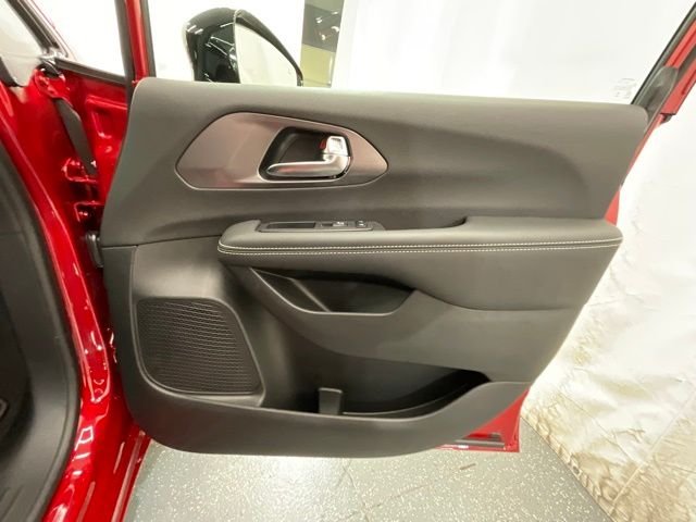 2026 Chrysler Pacifica Select - Photo 22