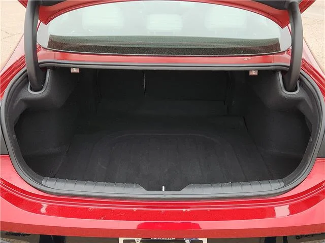 Used 2024 Red Hyundai SEL Front-Wheel Drive image 8