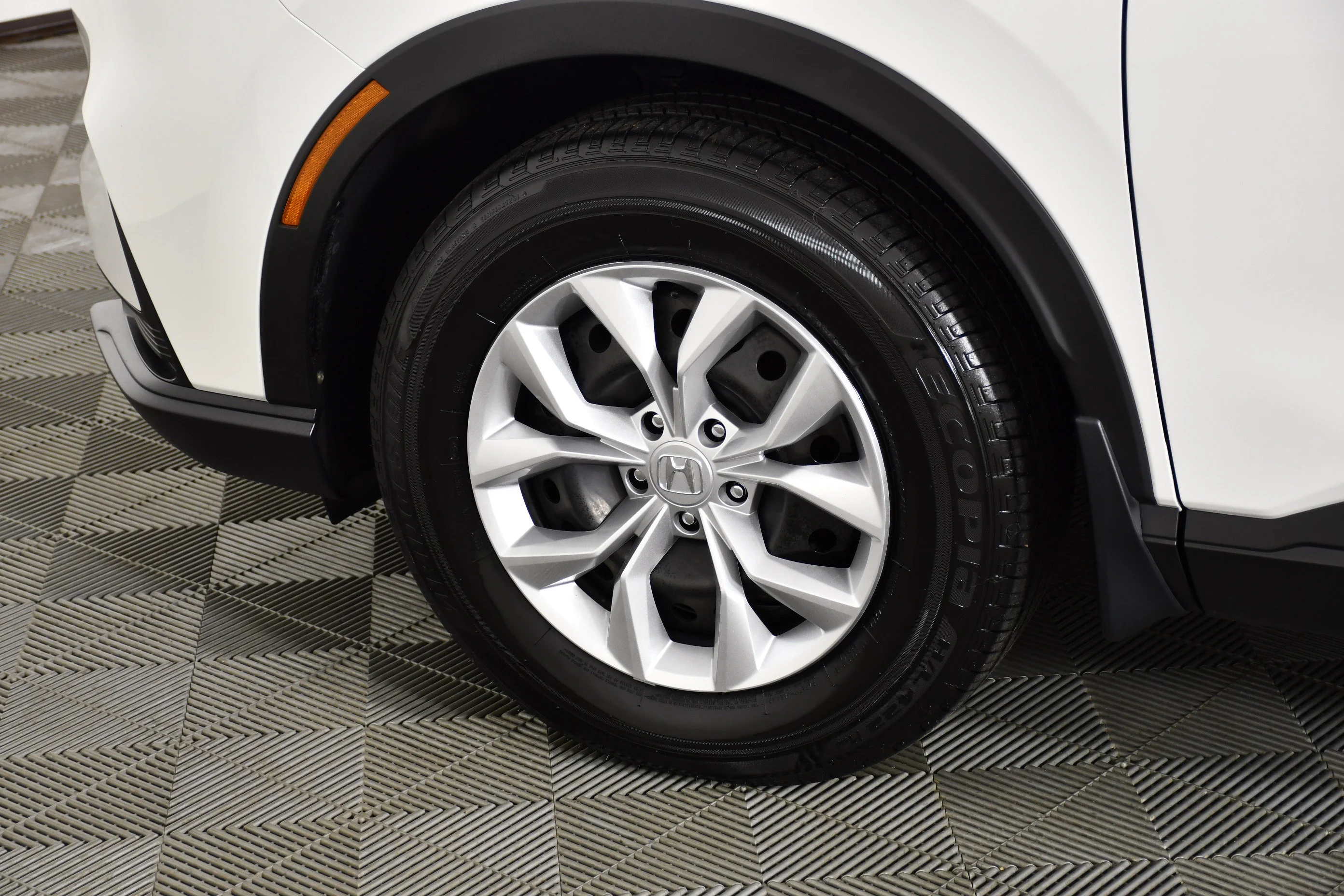 Certified Used 2025 Platinum White Pearl Honda LX image 50