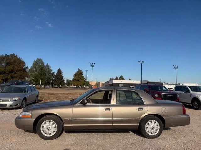 Used 2005 Tan Mercury GS image 8