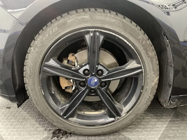 Used 2016 Shadow Black Ford SE image 10
