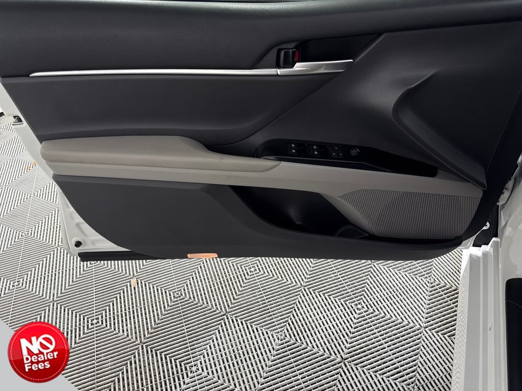 2019 Toyota Camry LE - Photo 8