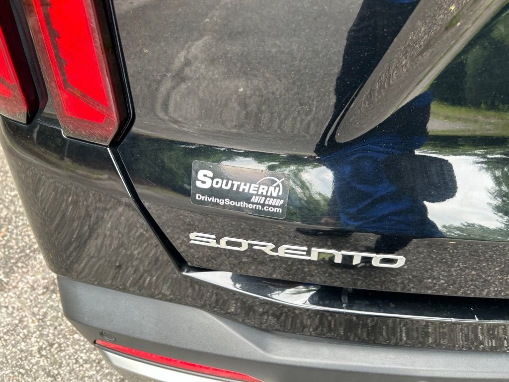 2024 Kia Sorento S - Photo 11