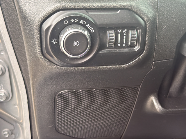 Used 2020 Silver Jeep Sport S image 28