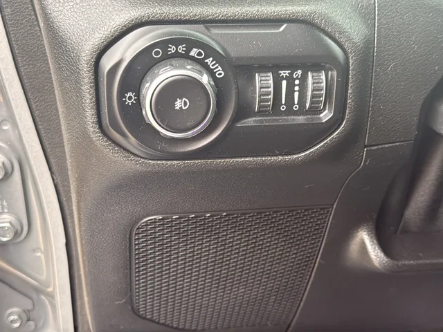 Used 2020 Silver Jeep Sport S image 28