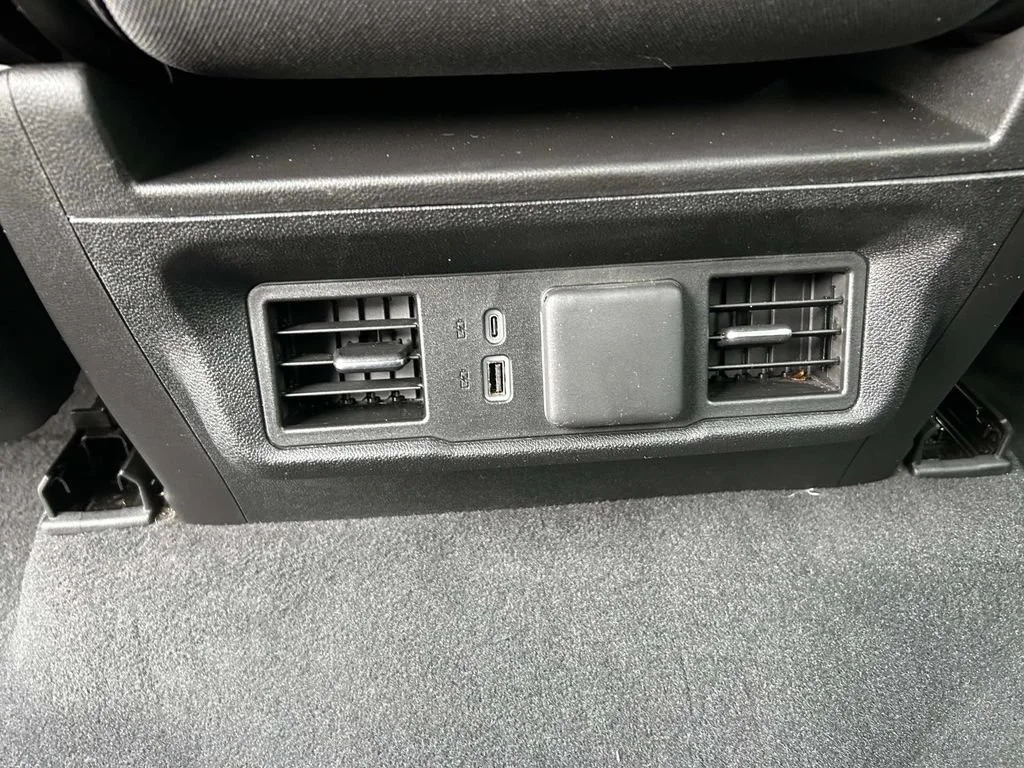 Used 2024 Summit White GMC Elevation image 14