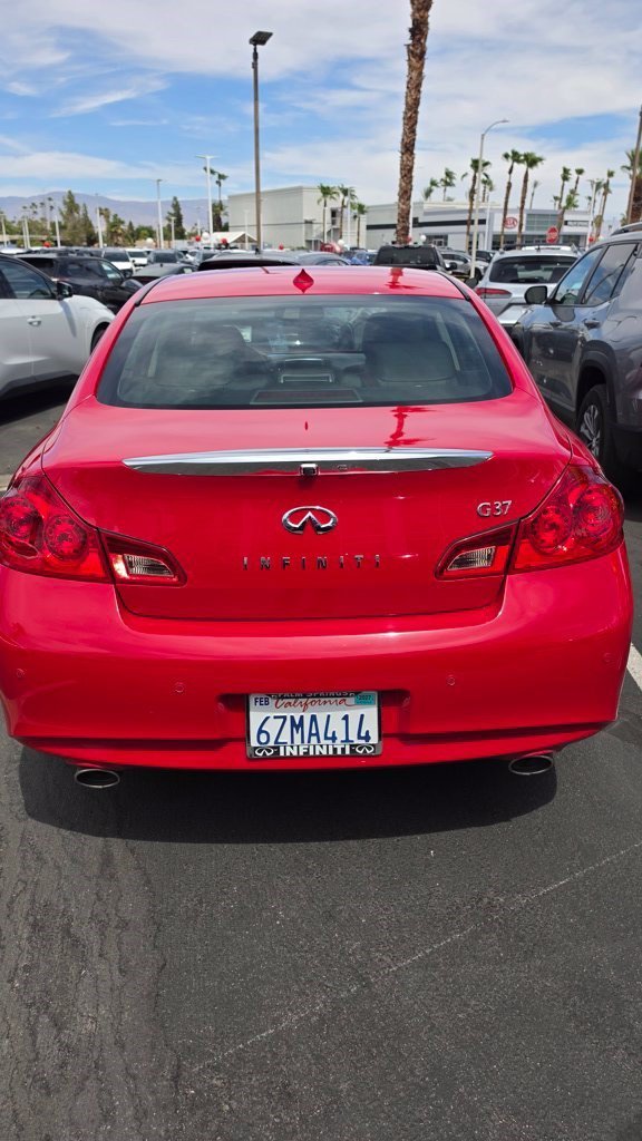 Used 2013 Vibrant Red INFINITI Journey image 5