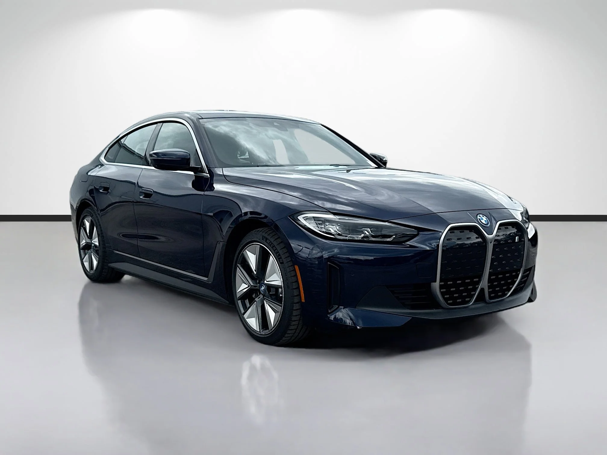 2023 BMW i4 eDrive40's photo