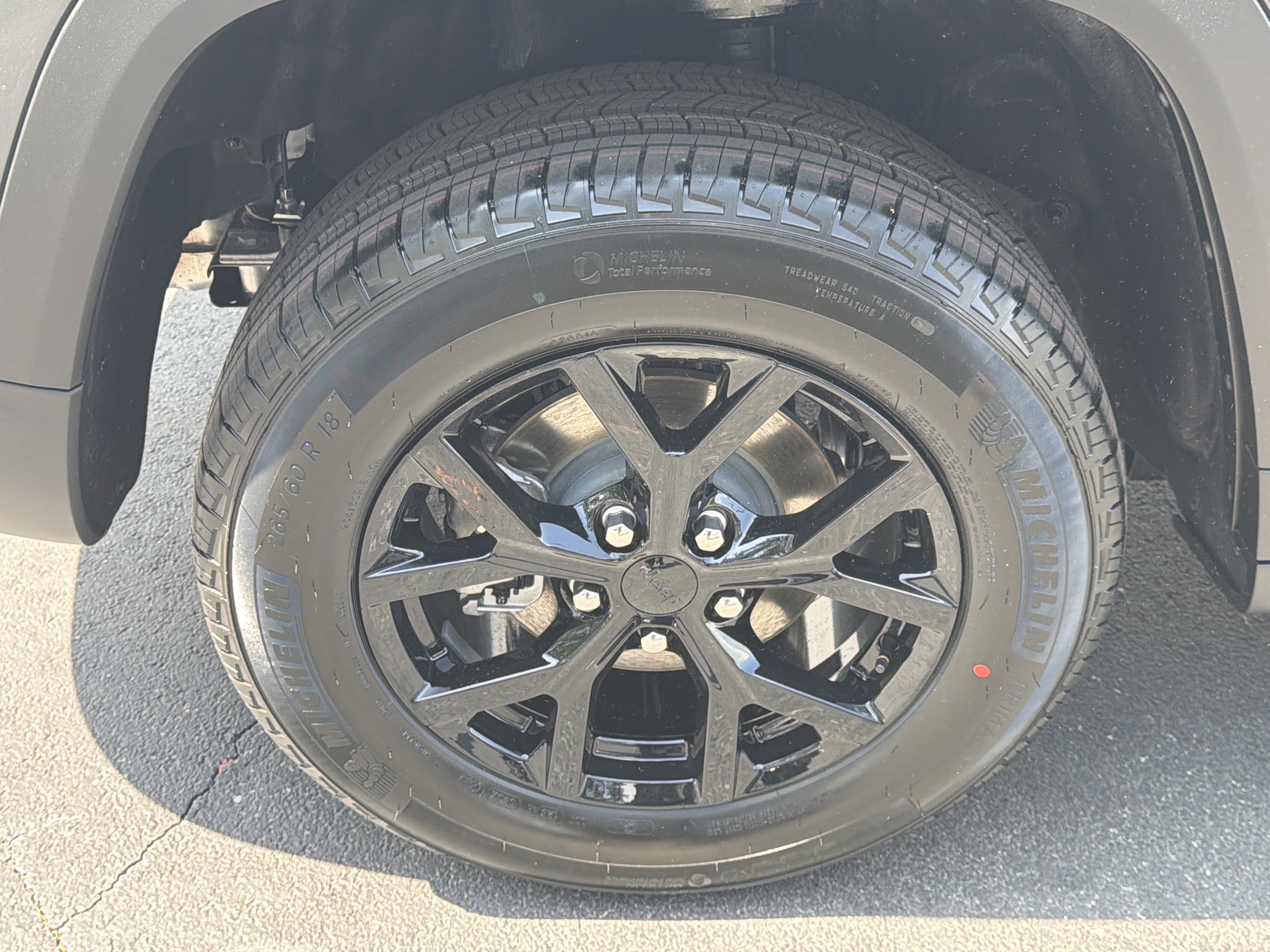 New 2026 Baltic Gray Metallic Clear-Coat Exterior Paint Jeep Altitude image 21