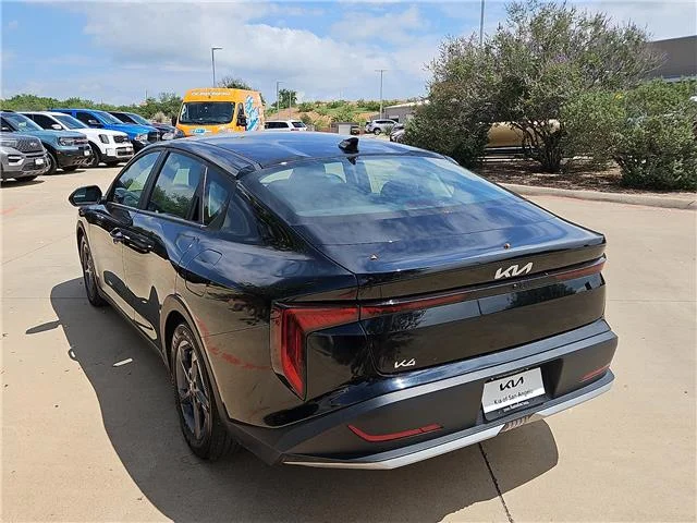 Used 2025 Aurora Black Pearl KIA LX image 3