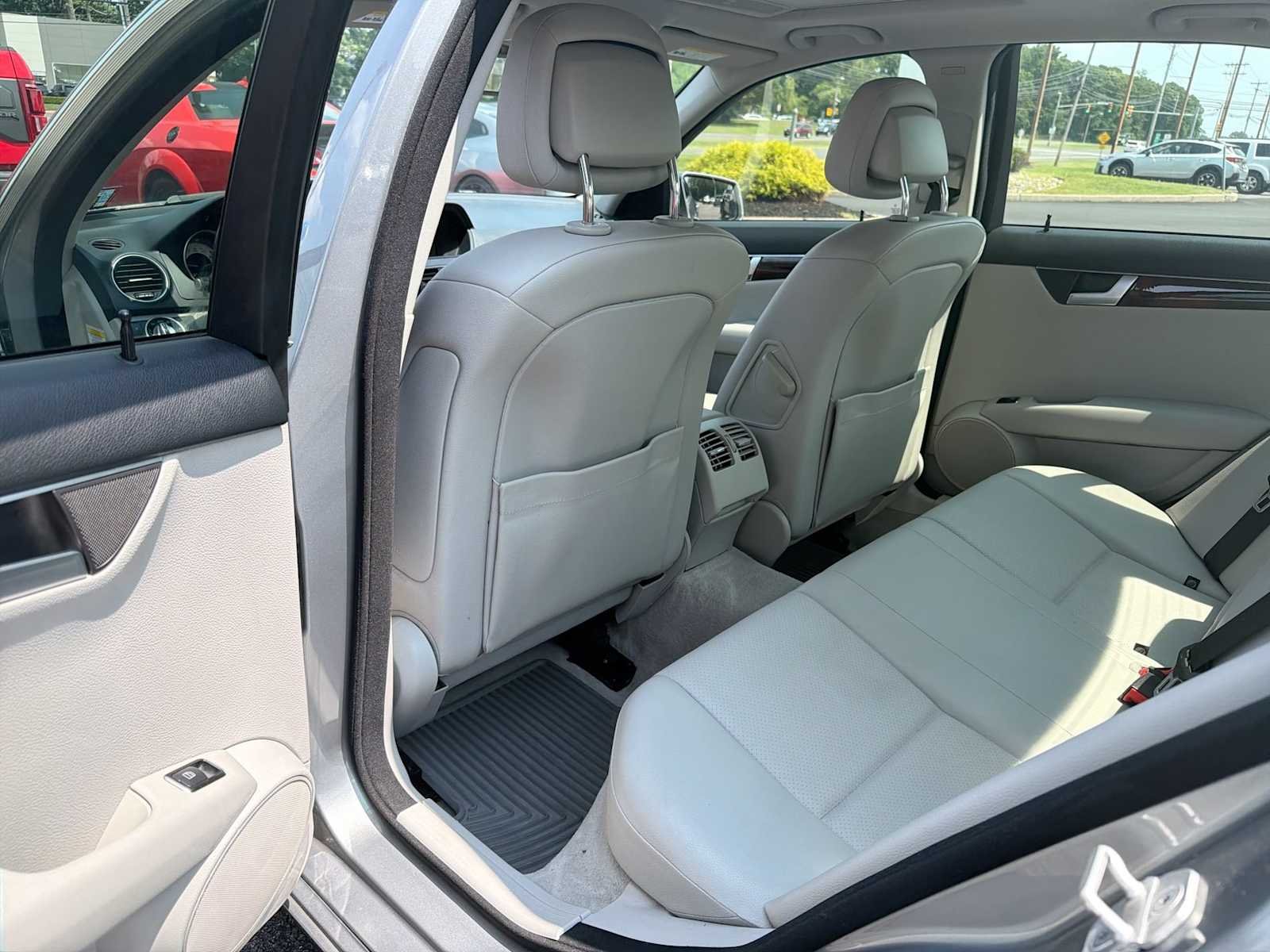 Used 2014 Palladium Silver Metallic Mercedes-Benz C 300 Luxury image 12