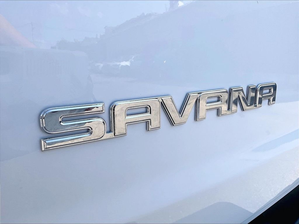 Used 2025 White GMC Work Van image 27