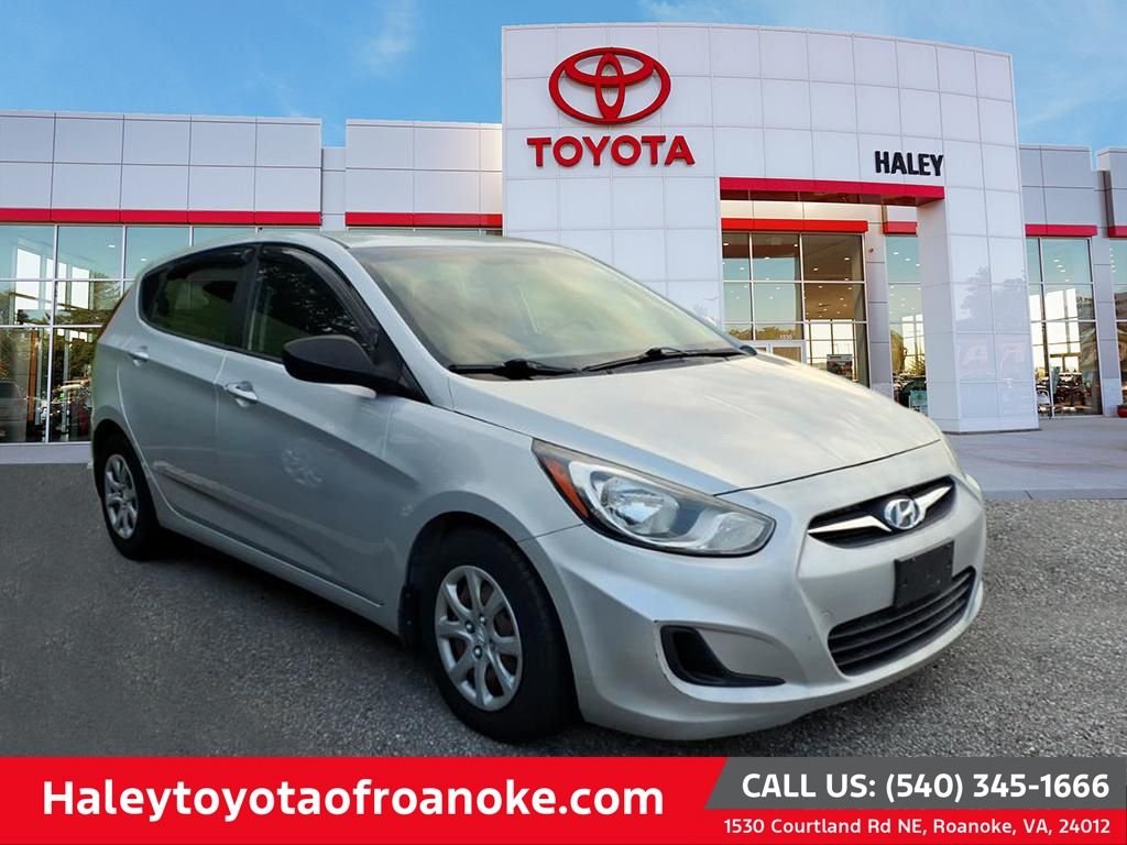 Used 2012 Silver Hyundai GS image 1