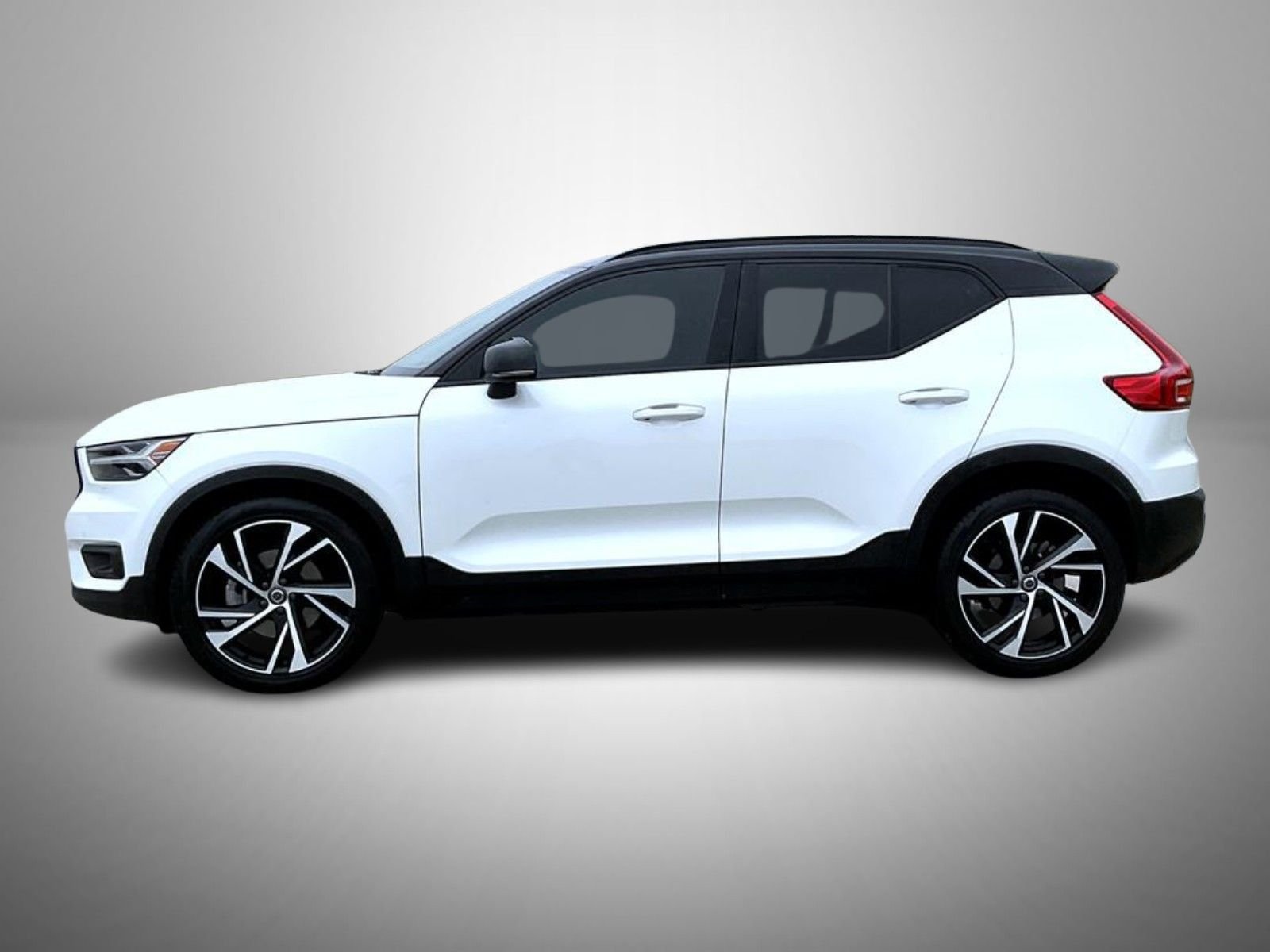 Used 2020 White Volvo R-Design image 8