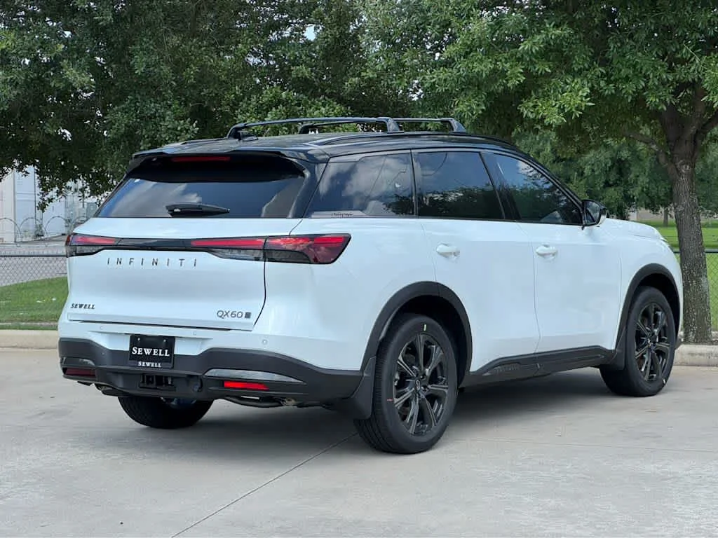New 2027 2T RAD WHT INFINITI Autograph AWD image 3