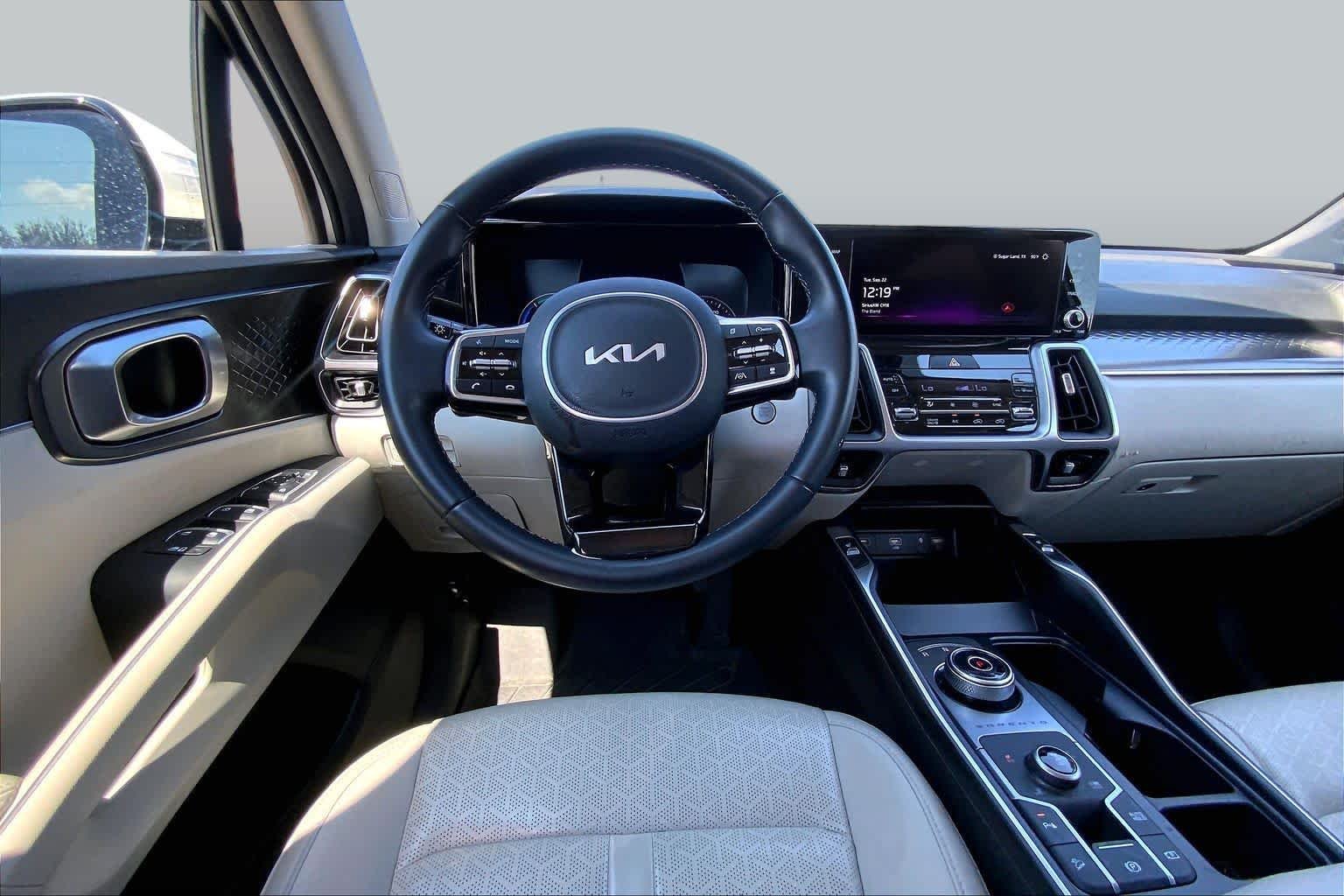 Used 2024 Snow White Pearl Kia EX image 6