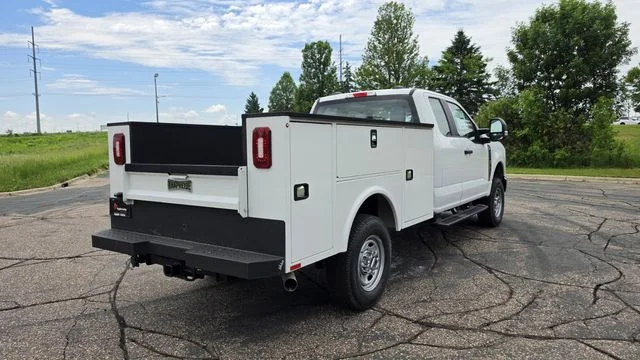 New 2026 Oxford White Ford XL image 3