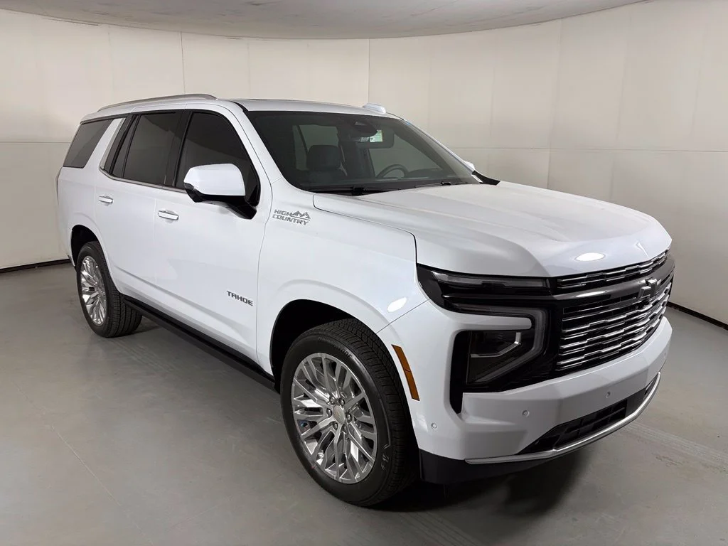 New 2026 Polar White Tricoat Chevrolet High Country image 2