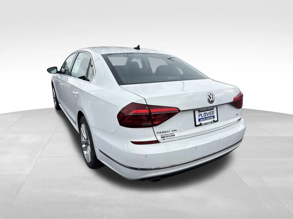 Used 2017 Pure White Volkswagen SEL Premium image 4