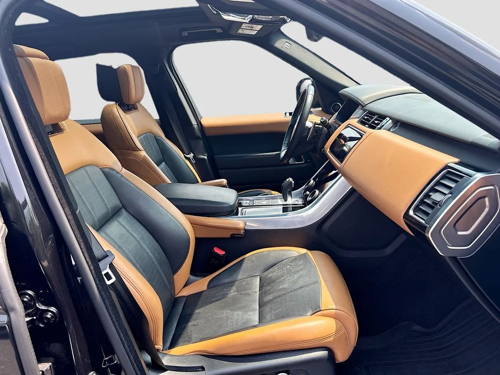 Used 2020 Narvik Black Land Rover Autobiography image 31