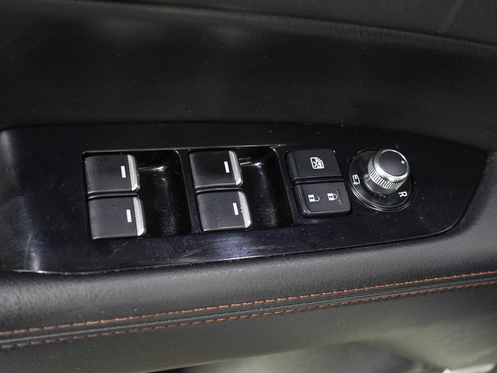 Used 2022 Snowflake White Pearl Mica Mazda 2.5 S Premium Plus Package image 23