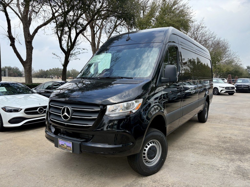 2026 Mercedes-Benz Sprinter 2500 170 WB HO High Roof AWD's photo