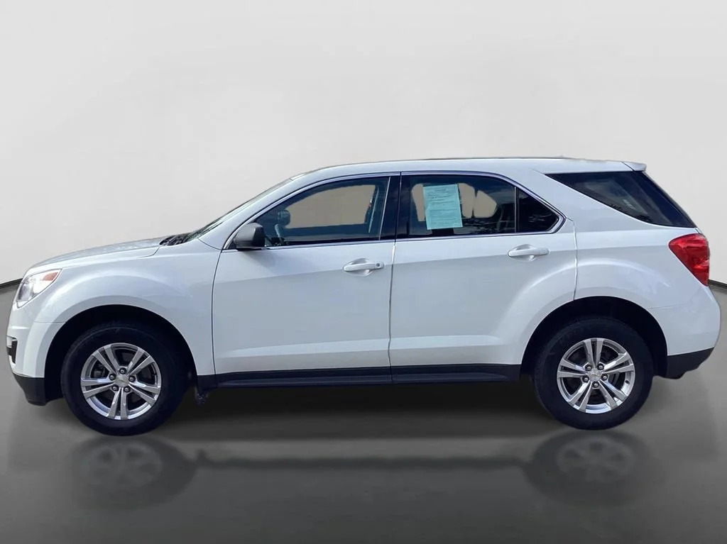 Used 2015 SUMMIT WHITE Chevrolet LS image 8