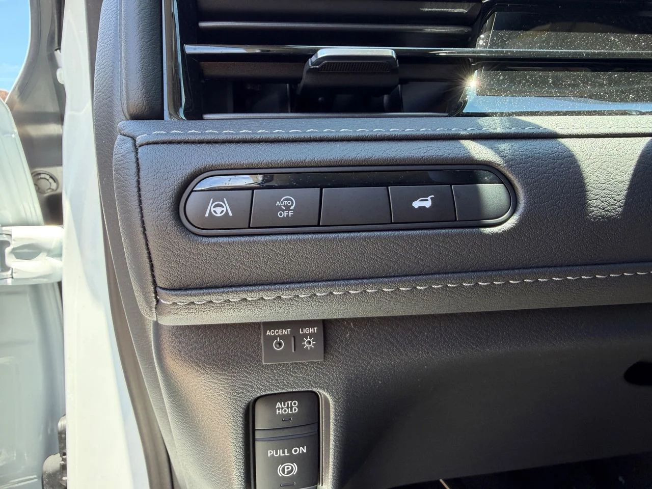 New 2027 RADIANT WHITE INFINITI Pure 4WD image 17