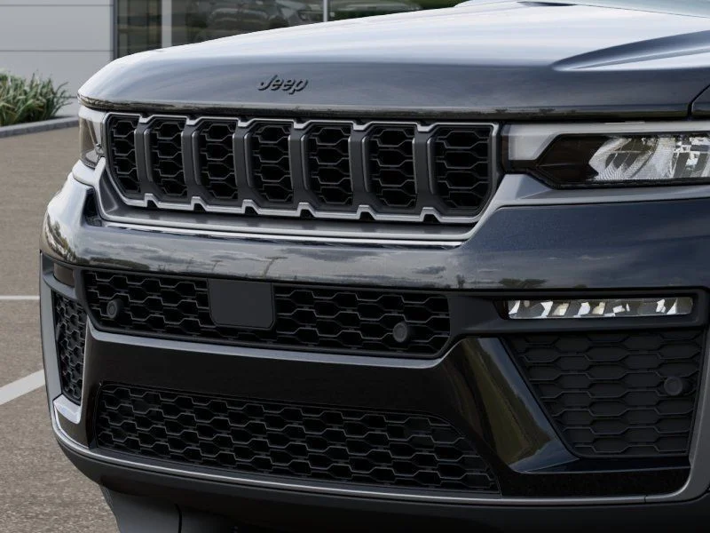 New 2026 Diamond Black Crystal Pearlcoat Jeep Limited image 11