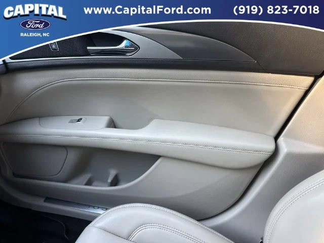 Used 2017 Gold Lincoln Premiere image 28