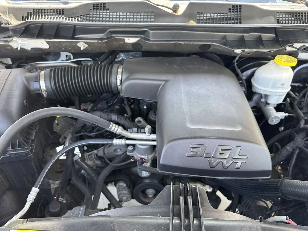 Used 2022 Bright White Clearcoat Ram SLT image 57