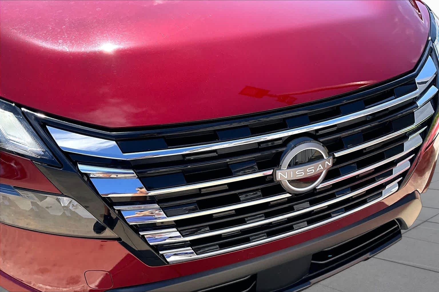 Used 2025 Scarlet Ember Tintcoat Nissan SV image 28