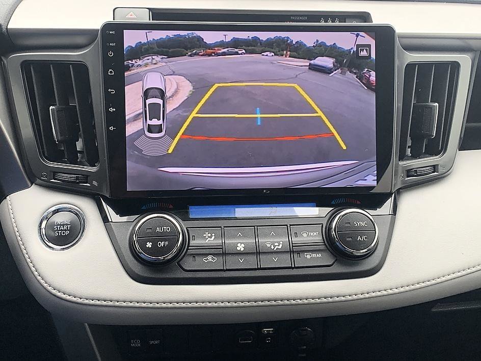 Used 2018 Silver Sky Metallic Toyota XLE image 14