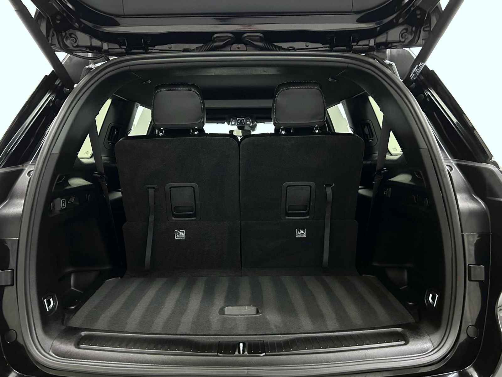 Used 2023 Black Jeep Altitude image 22