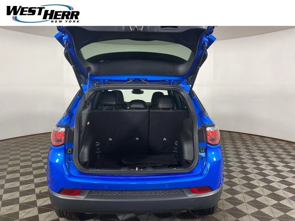 Used 2026 Hydro Blue Pearlcoat Jeep Limited Altitude image 22