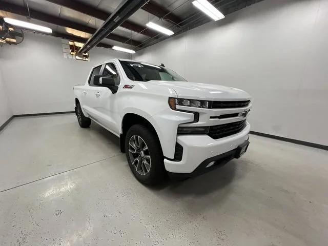 Certified Used 2020 SUMMIT WHITE Chevrolet RST image 2