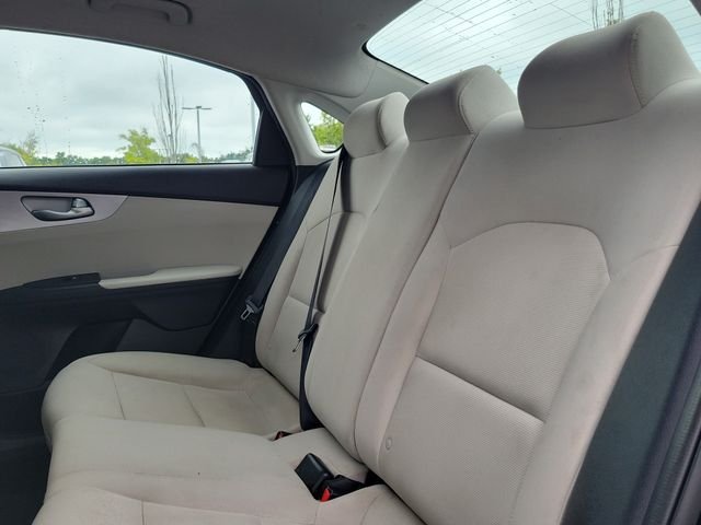 Used 2023 Black Kia LXS image 8