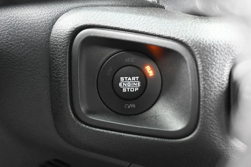 Used 2025 Hydro Blue Pearl Coat Jeep Sport S image 25