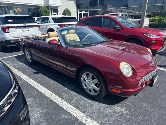 Used 2004 Red Ford Base image 1