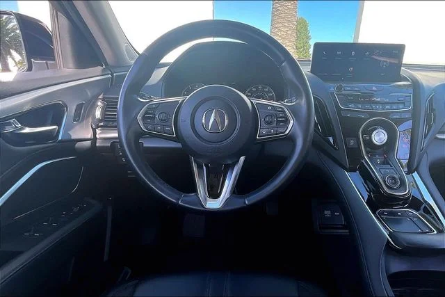 Used 2020  Acura Base image 5
